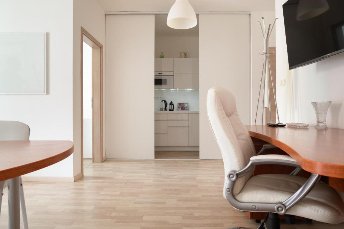 Great Tourist And Business Apartment Near Center Μπρατισλάβα Εξωτερικό φωτογραφία